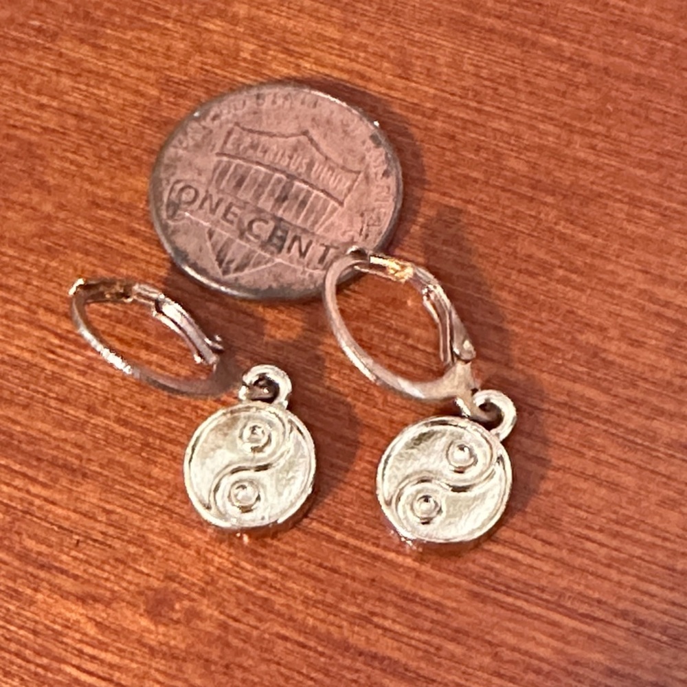 Gold tone Yin Yang‎ Drop Earrings